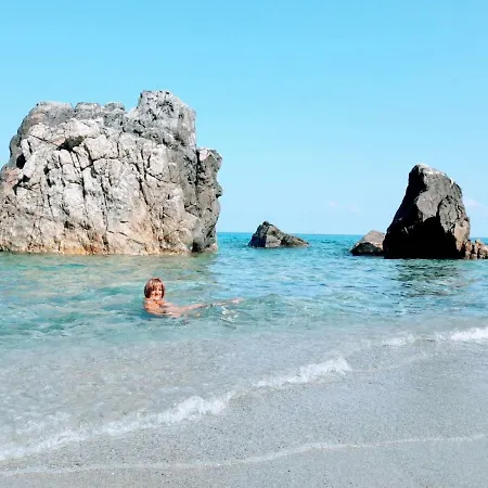 Casa A Casa Di Gio' N 52 Contrada Mezzacampa Localita * Messina